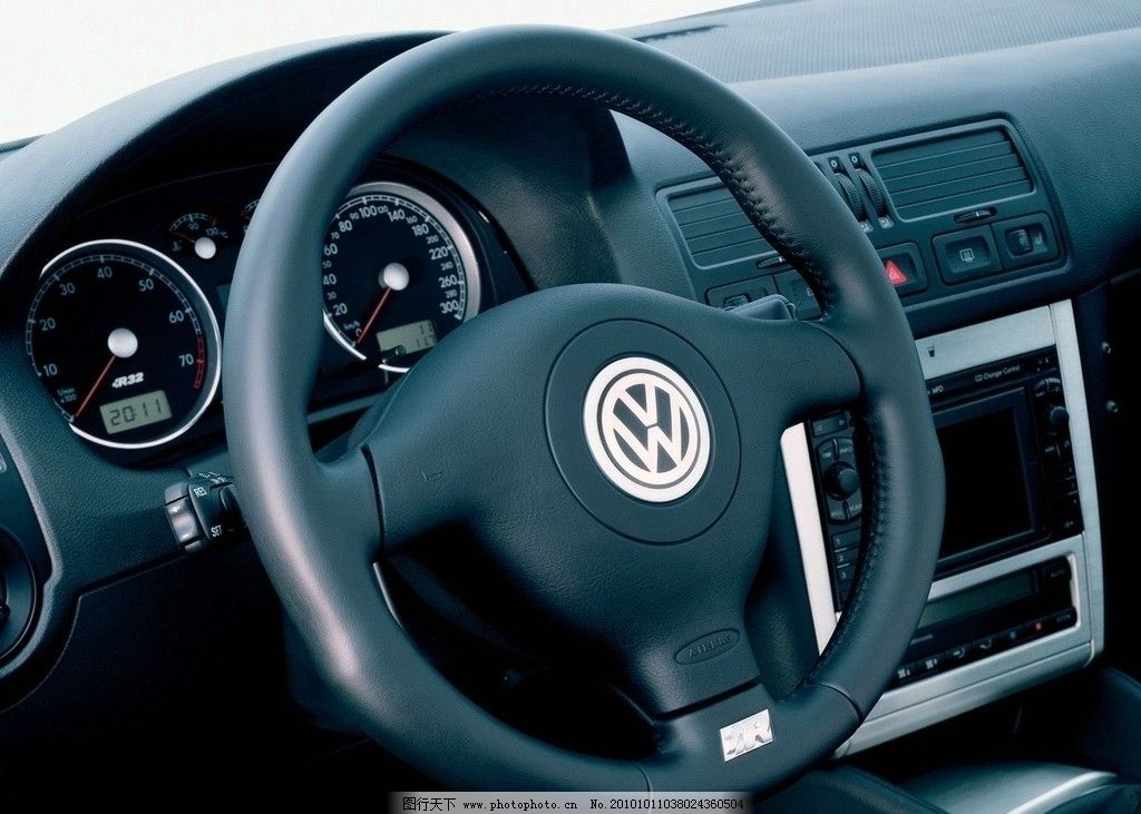 汽车方向盘图片