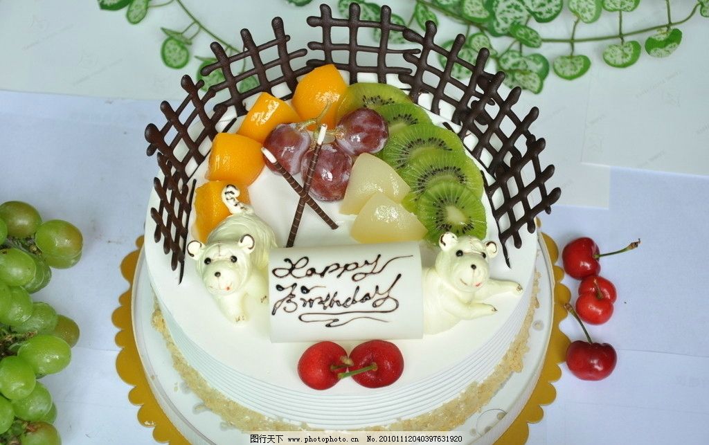 水果蛋糕 水果 蛋糕 猕猴桃 紫葡萄 提子 樱桃 生日快乐 黄桃 芒果 摄影 饮食 美味 餐饮 巧克力 精致 老虎 绿色 美味蛋糕系列 西餐美食 餐饮美食 300DPI JPG