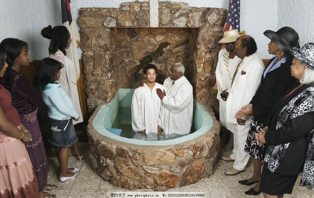 基督教徒祷告时可以称天主或主吗？还是必须要称上帝或天父？