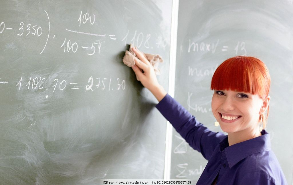 教师,美女教师,美女,老师,上课,擦黑板,教室,课堂,黑板,粉笔,教学,方程,公式,学生,大学生,高中生,职业女性,职业人物,职业人士,女性女人,人物图库,人物摄影,摄影,300DPI,JPG