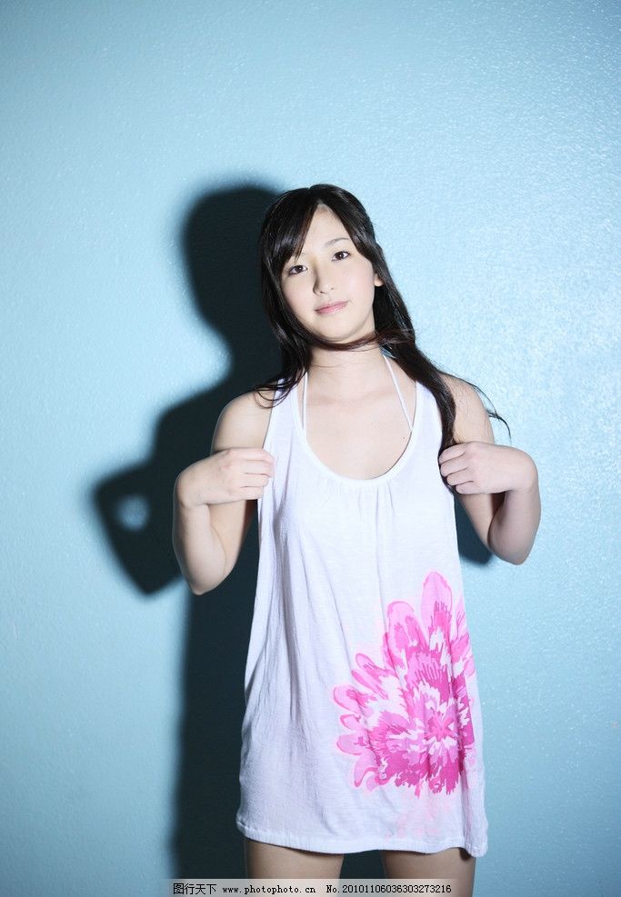 村上友梨图片_个性时尚_人物形象图行天下素材网